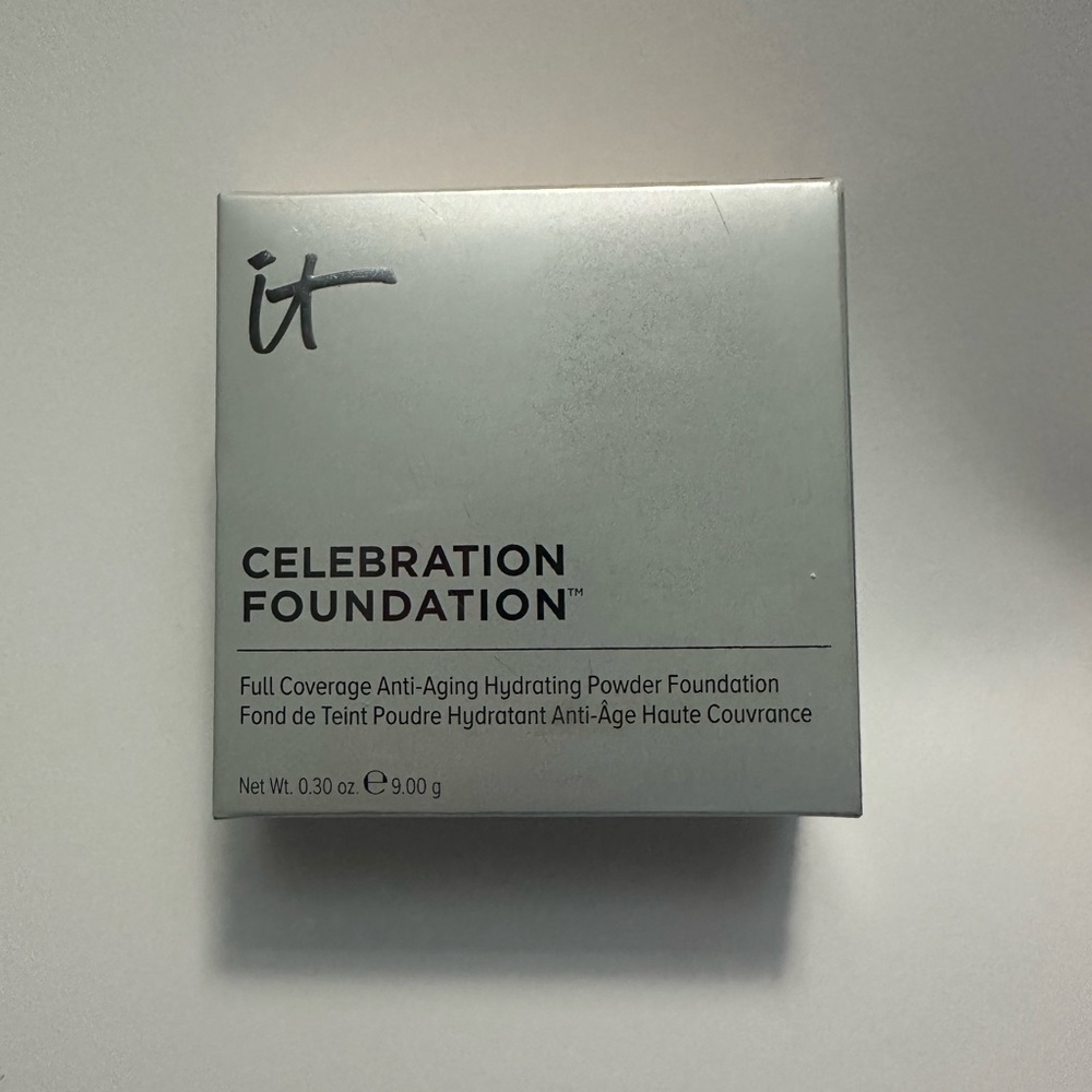 IT Cosmetics Celebration Foundation - Elegant Silver